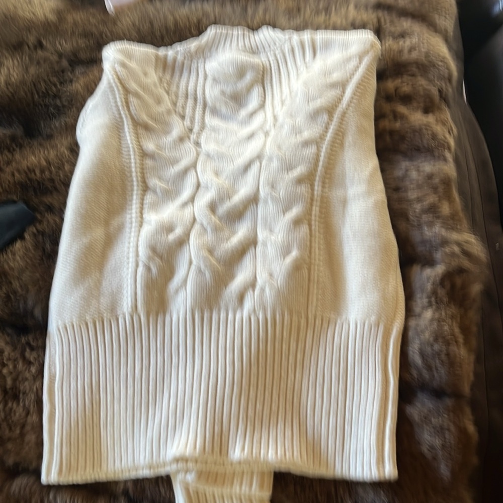 Women's Cream Sweater - Picture 3 of 3